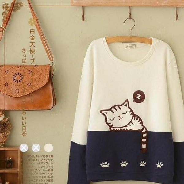 Sleepy Kitty Emroidered Sweater - Tokyo Dreams